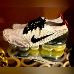 Men’s Nike Vapor Max Fly Knit 3 Neon Collection